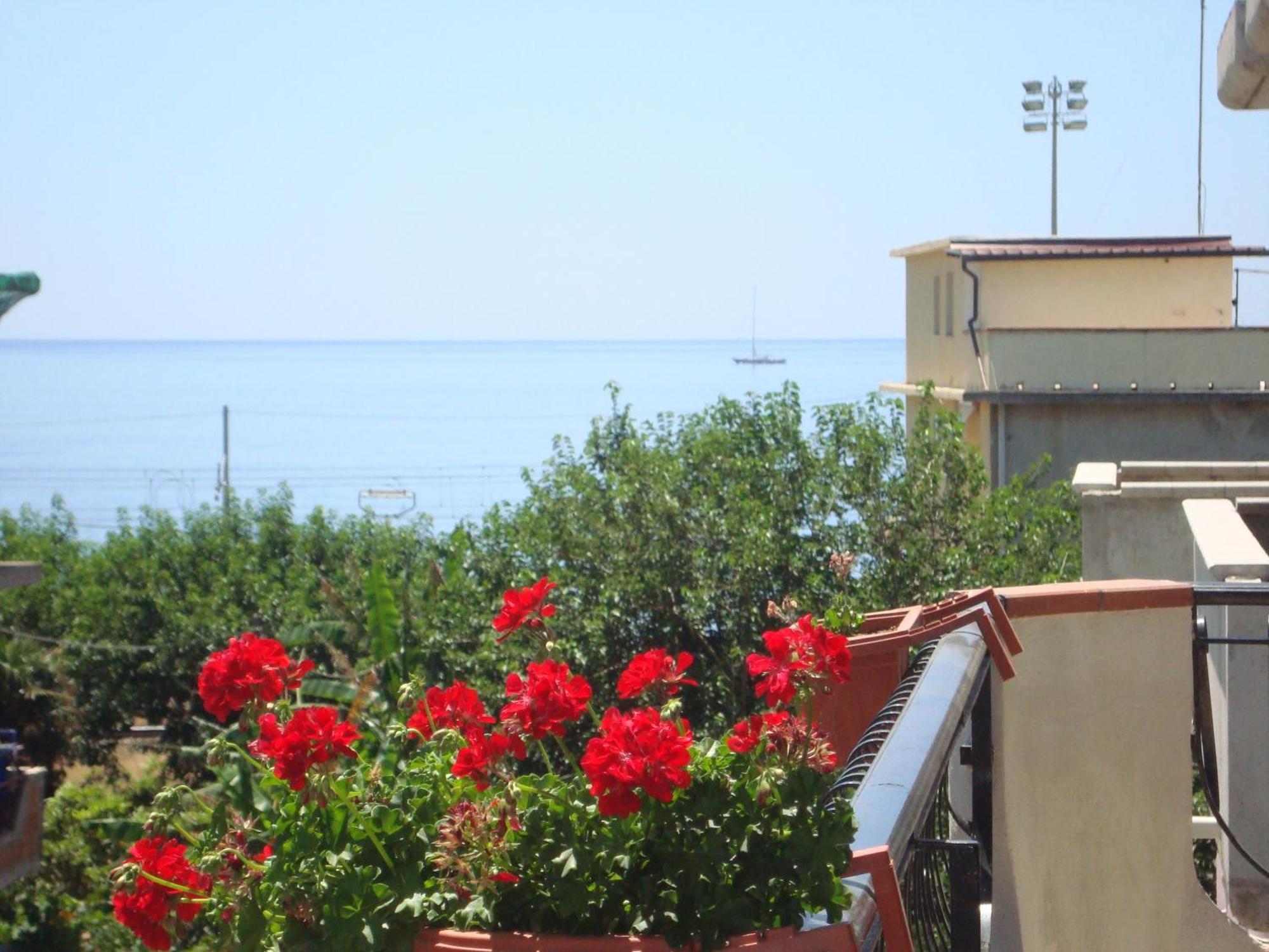 B&B Nereidi Melito Di Porto Salvo Eksteriør bilde